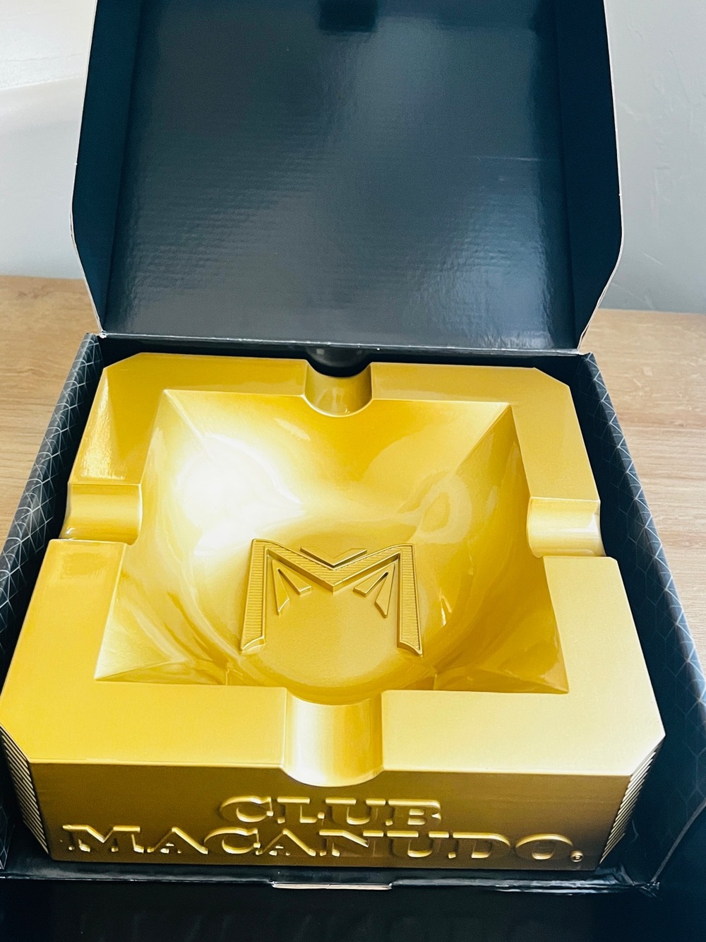 Club Macanudo Cigar Metal Ashtray